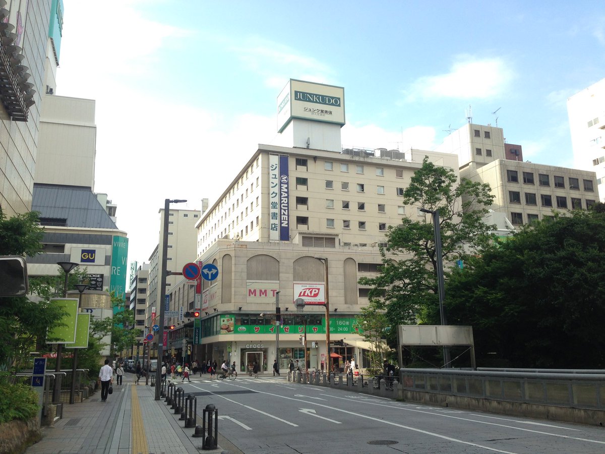 y_shi_ha's tweet photo. よく考えたら天神の この辺がもう全部なくなったとかビックリだな〜 https://t.co/vGMcf0HzTR