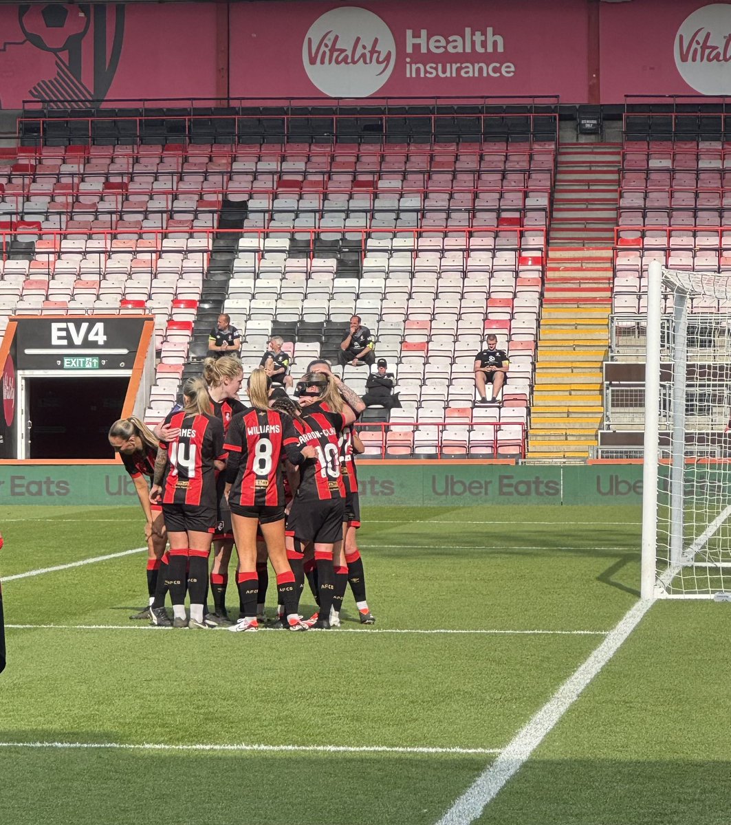 Up the Cherries 🍒❤️ 1-0 at half time 🙌🏼⚽️