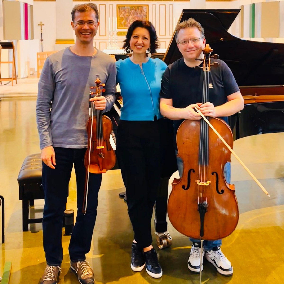 Richard Harwood (@harwoodonline) on Twitter photo A fun few days with <a href="/alexdariescu/">Alexandra Dariescu</a>, Tomo Keller and <a href="/ASMForchestra/">ASMF Orchestra</a>. Highlights were performing and recording Nadia Boulanger's Three Pieces for cello and piano, performing Clara Schumann's piano concerto with that gorgeous second movement for cello and piano. A fun few days with <a href="/alexdariescu/">Alexandra Dariescu</a>, Tomo Keller and <a href="/ASMForchestra/">ASMF Orchestra</a>. Highlights were performing and recording Nadia Boulanger's Three Pieces for cello and piano, performing Clara Schumann's piano concerto with that gorgeous second movement for cello and piano.