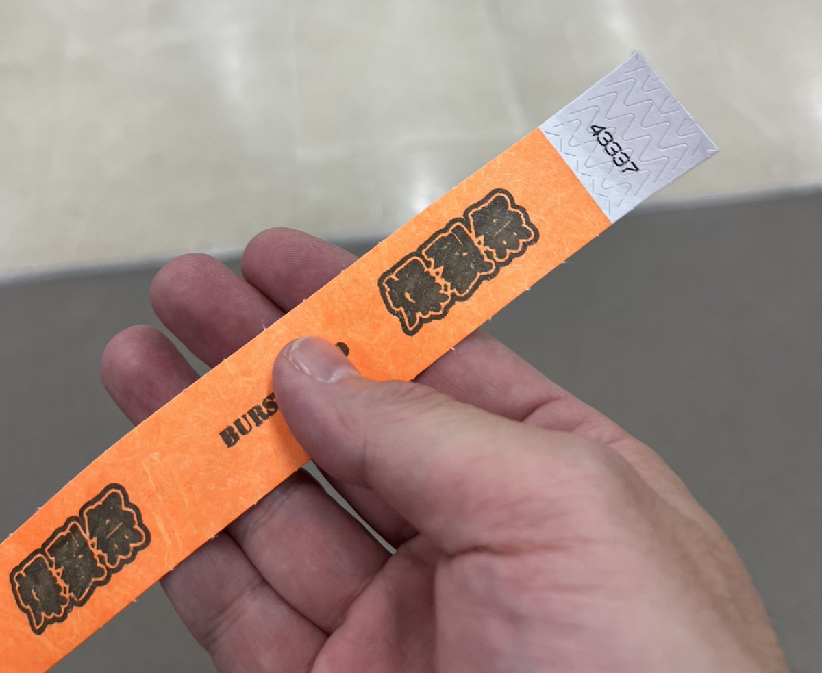 mashiwaka1's tweet image. 爆裂祭にて、「あきゅらぼ」製のレンズプロテクターを手に入れて来ました。コレで安心して、RMRをつけて前線にでれます。(^_^;)
ポリカ端材もありがたいです。^_^
#あきゅらぼ
#Accu-Labo
#爆裂祭