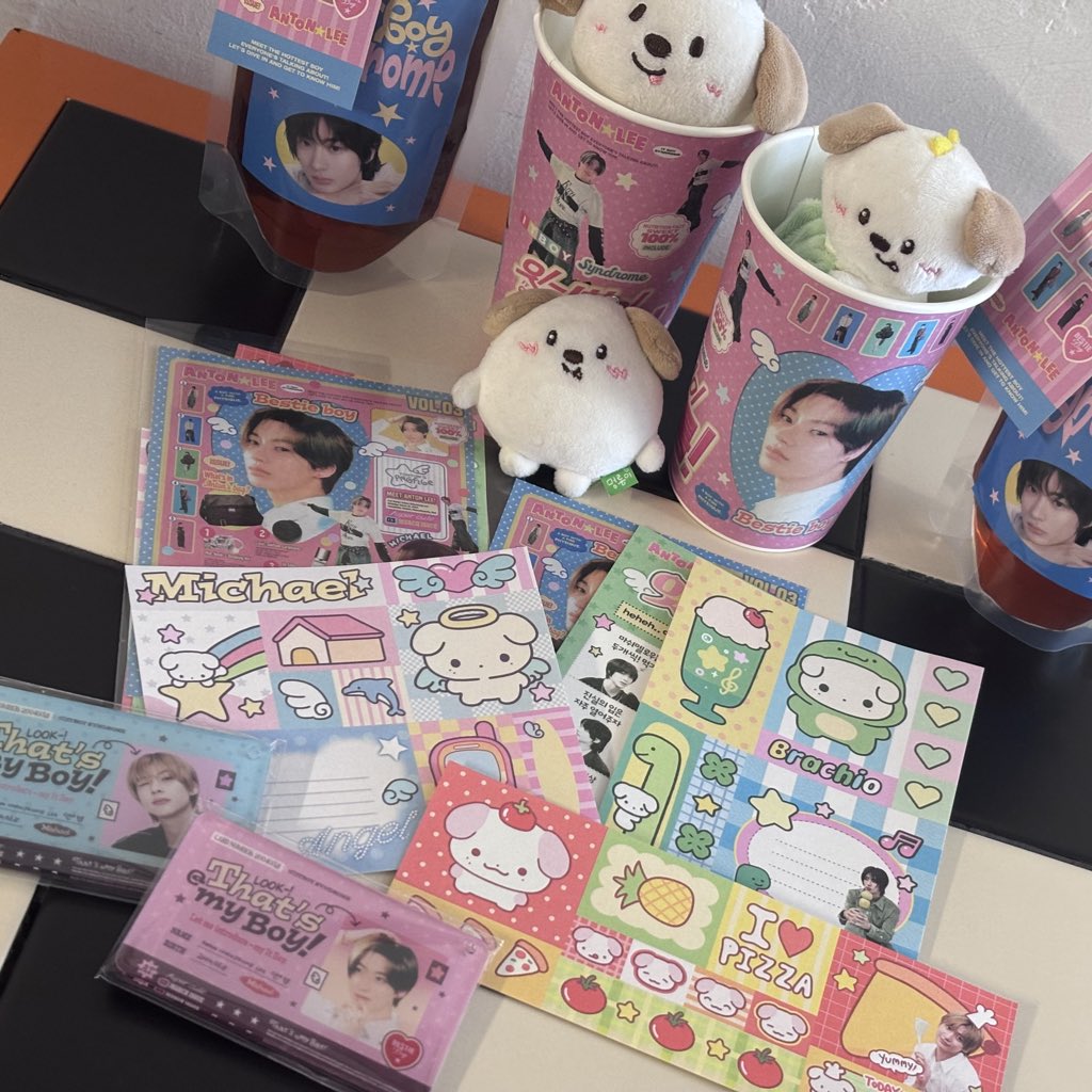 Jinsunton___r's tweet photo. 너무귀여운공간이었어 .꒰ঌ(^. .^)੭໒꒱☦︎︎

#잇뽀이_신드롬 https://t.co/aZTn7iOFPf