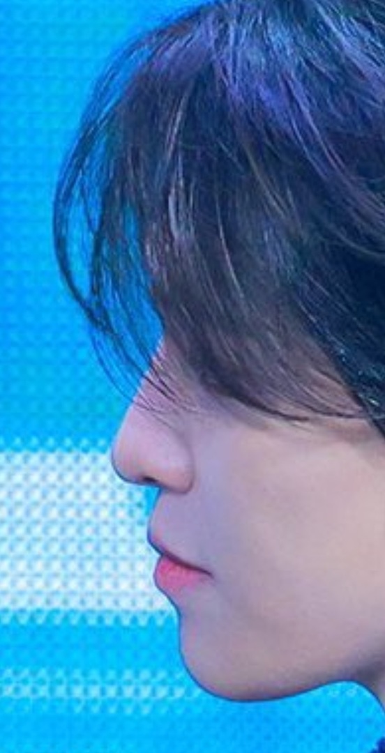 caratstalk's tweet photo. [17s] ini dino atau seungcheol gais?? aku dari tadi debat sama temenku gara2 bingung ini siapa😔 https://t.co/2q7YCZNjg6