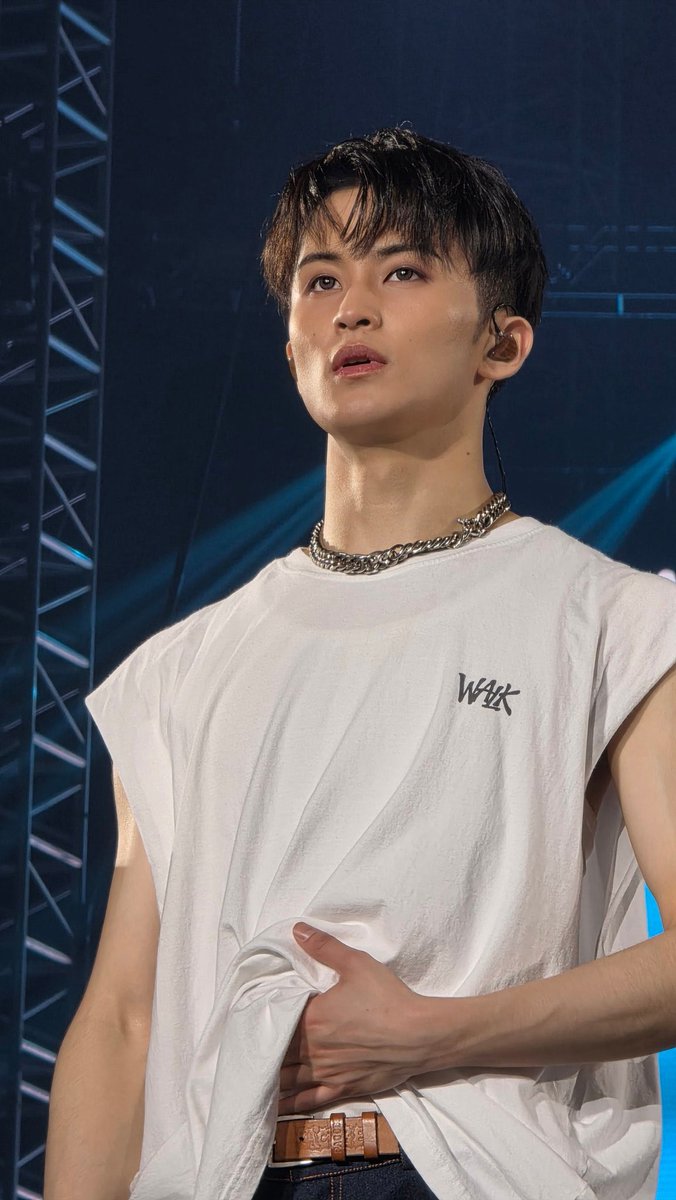 LOOKSMKL's tweet image. this pic of mark lee📸