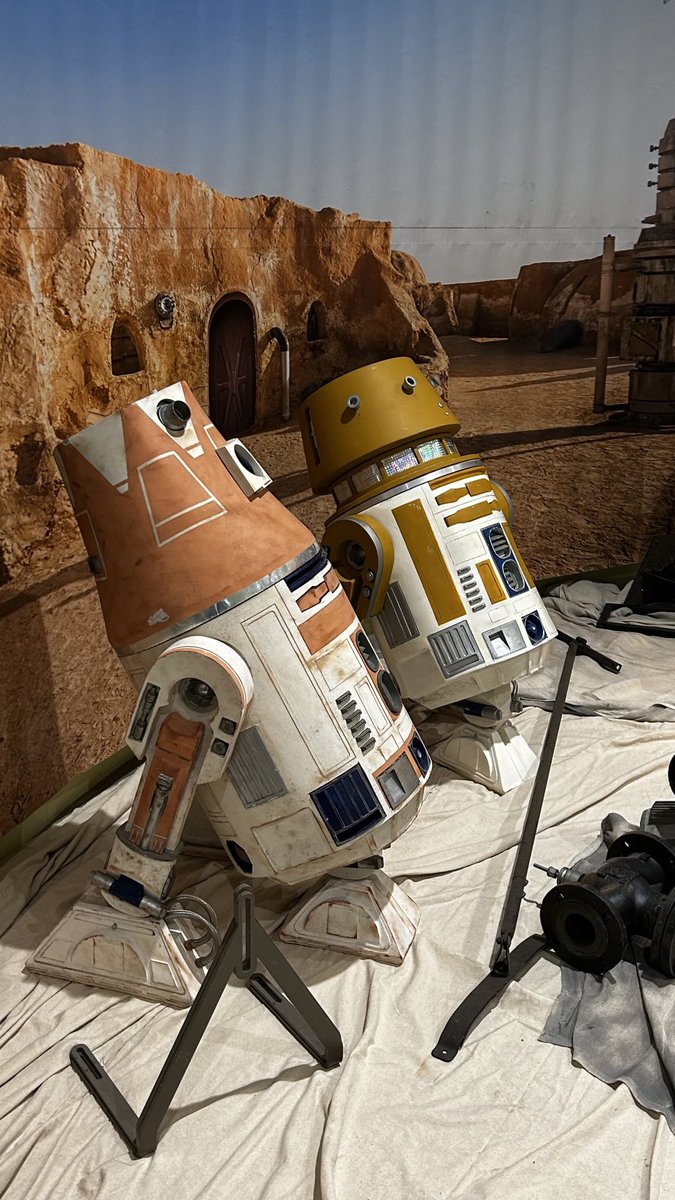 johnjallan1972's tweet photo. Droids in Glasgow https://t.co/5B8JqREiol