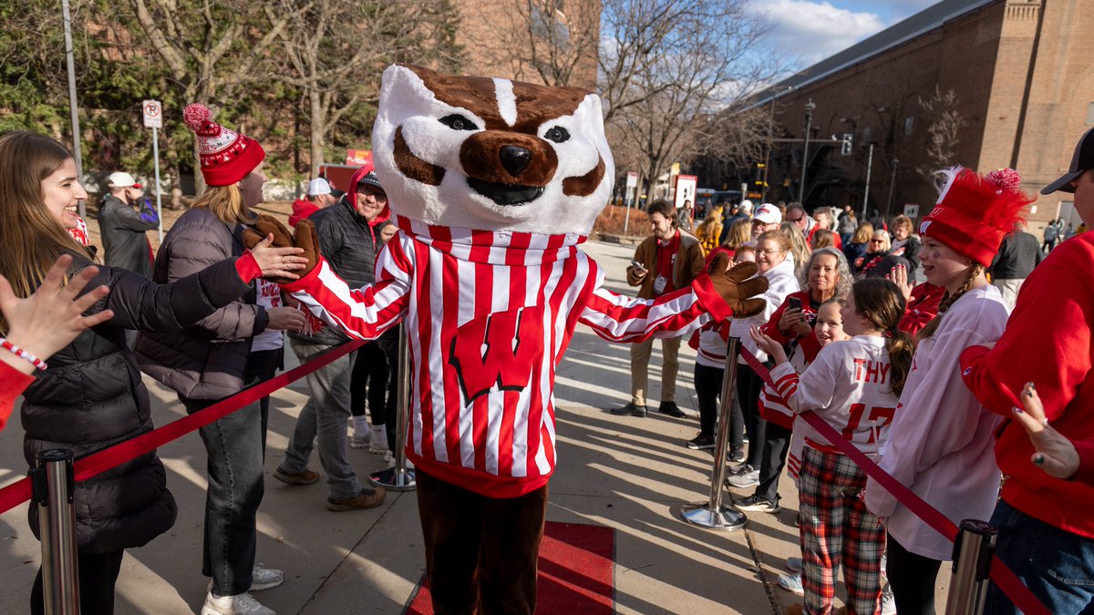 BadgerWHockey's tweet image. We're back on the red carpet today!

The Badgers will arrive at Ridder Arena at 12:55 p.m., be there and greet the team!