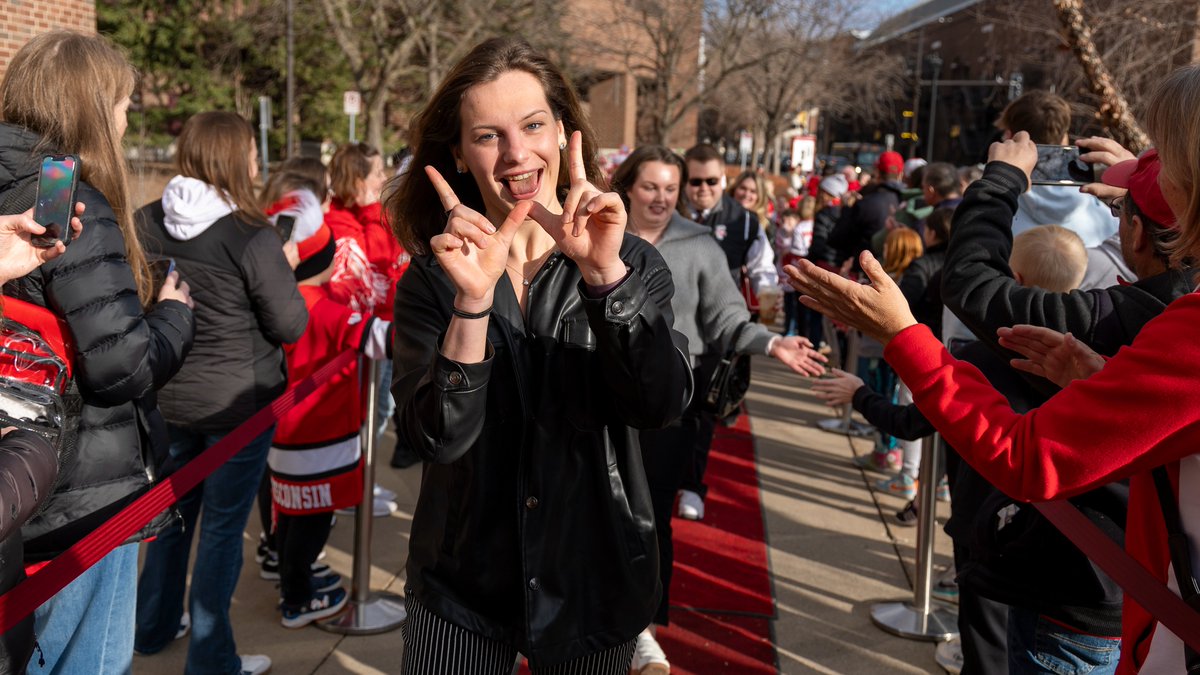 BadgerWHockey's tweet image. We're back on the red carpet today!

The Badgers will arrive at Ridder Arena at 12:55 p.m., be there and greet the team!
