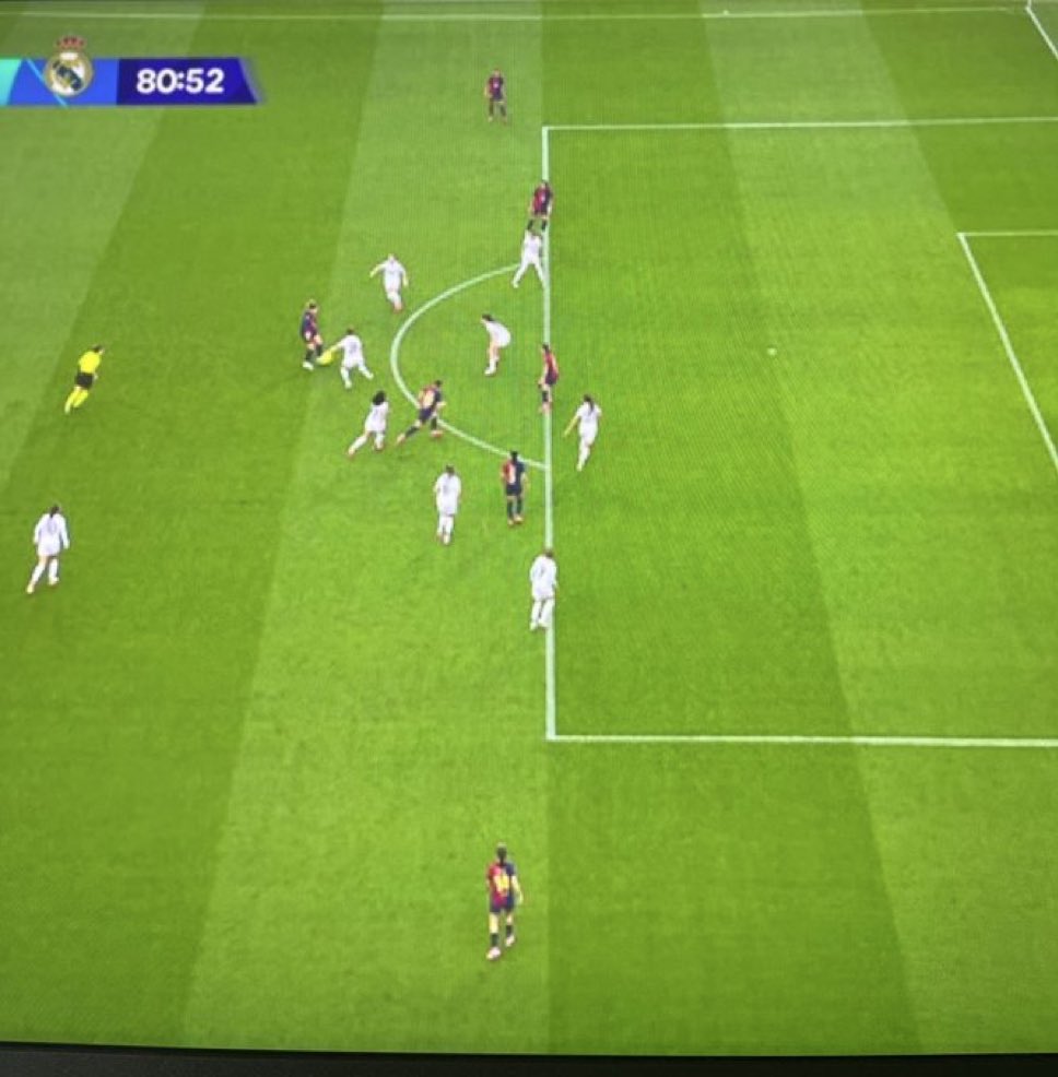 martinez98marc's tweet photo. Esto ha sido fuera de juego 😳 https://t.co/az440lgIiw