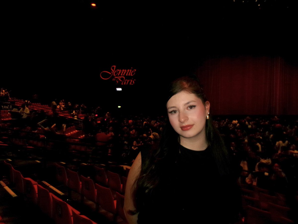 _sweetlikecami's tweet image. #jennie  #RubyExperience #JENNIEinParis