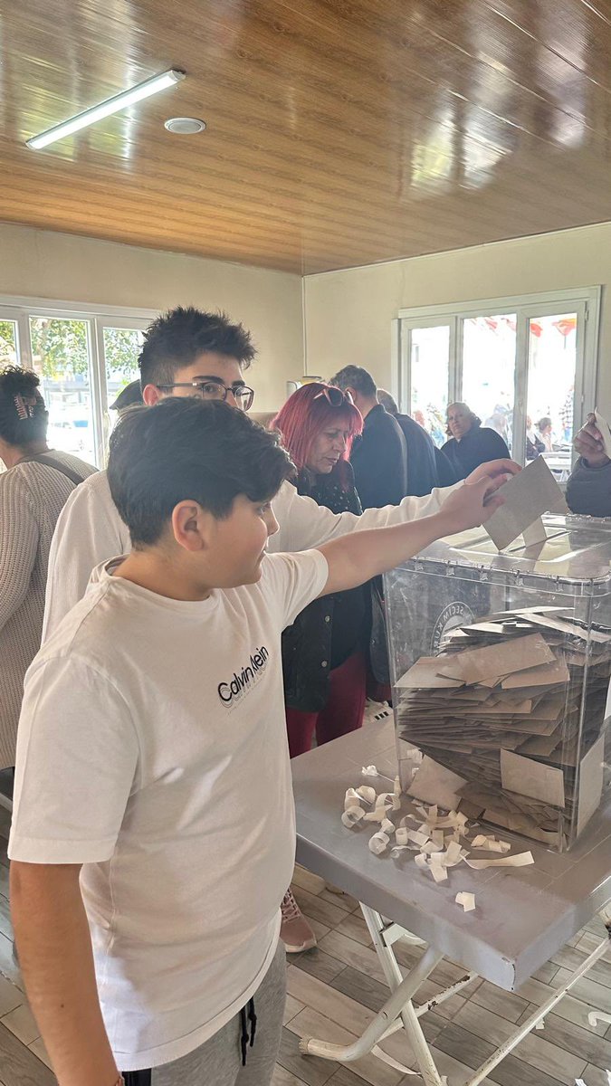 Herşey sizin geleceğiniz için çocuklar🤍 #HakHukukAdalet #oykullan #ekrenimamoğluyalnızdegildir