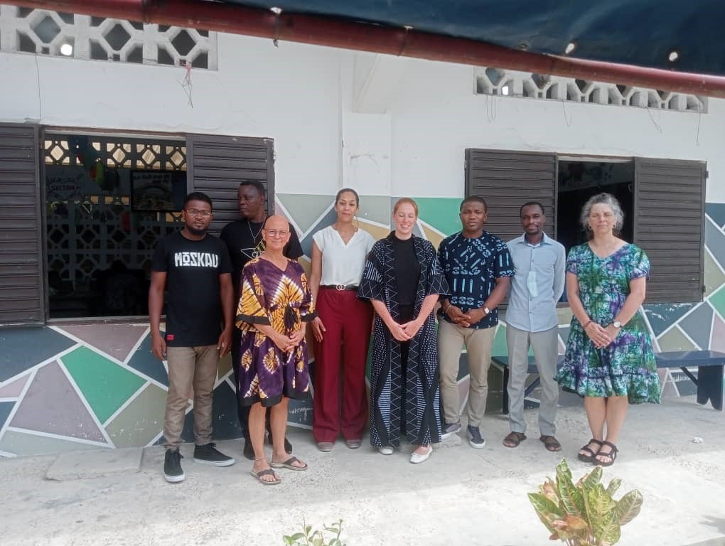 CanadaauBenin's tweet image. Lors de son séjour au #Bénin Mme Ahado Directrice de Programmes @DevCanada a visité l'école Colombe Hibiscus pionnière en terme d'inclusion d'enfants en situation de handicap soutenue par le #ProgrammeClé financé par le programme #CoopérationVolontaire  #PCV. @Fondation_PGL