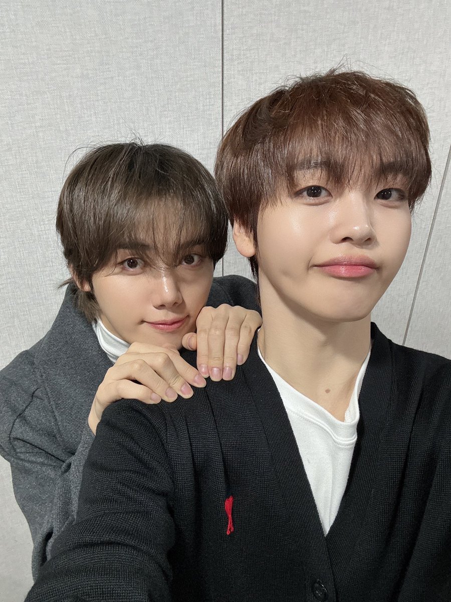 강쥐즈의날🐶🐶
#민희 #형준 #강쥐즈 #국제강아지의날