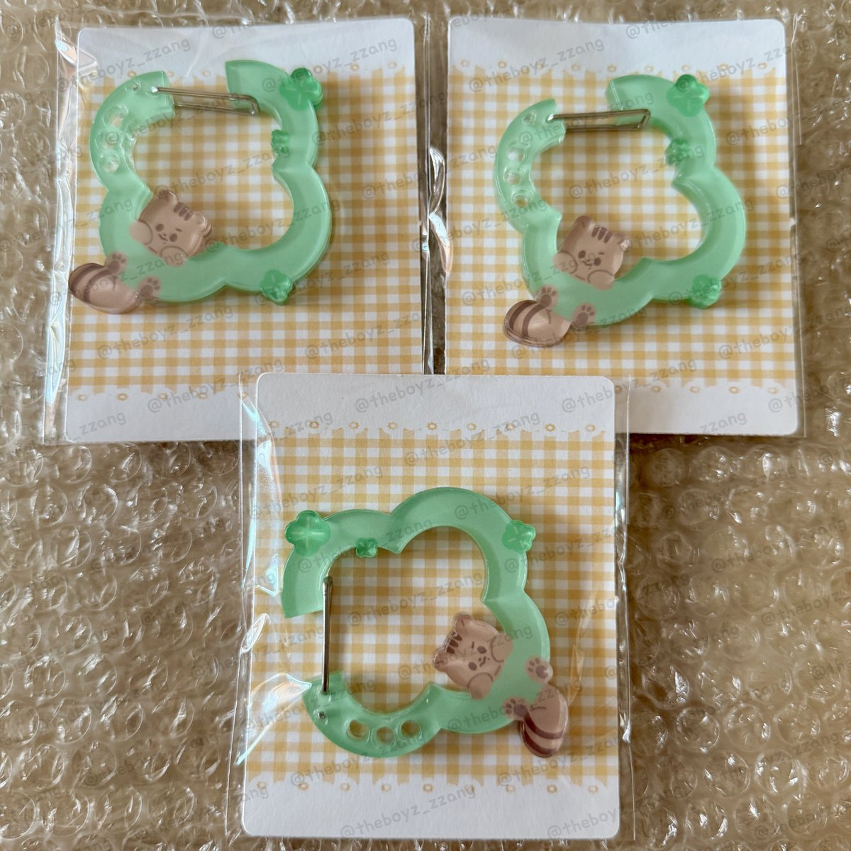 ꒰ #bytbzzang ꒱ carabiner Qlover มาถึงเราแล้วค่ะ จัดส่งประมาณ 2-3 วัน เปลี่ยนที่อยู่แจ้งเราภายในพรุ่งนี้ (24/3) นะคะ

ขออนุญาตแท็กแจ้งค่ะ
@Qupid_Yuniverse 
<a href="/moonlighttheb/">🌟ㅈㅎㄴ</a> 
<a href="/fairyfah_/">하늘¨̮ 🎀🤍</a>