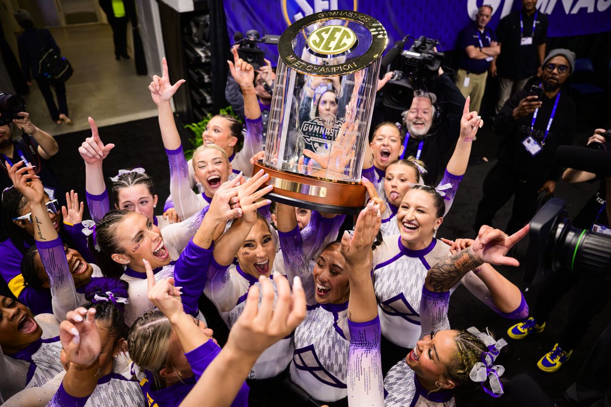 LSU Gymnastics tweet media