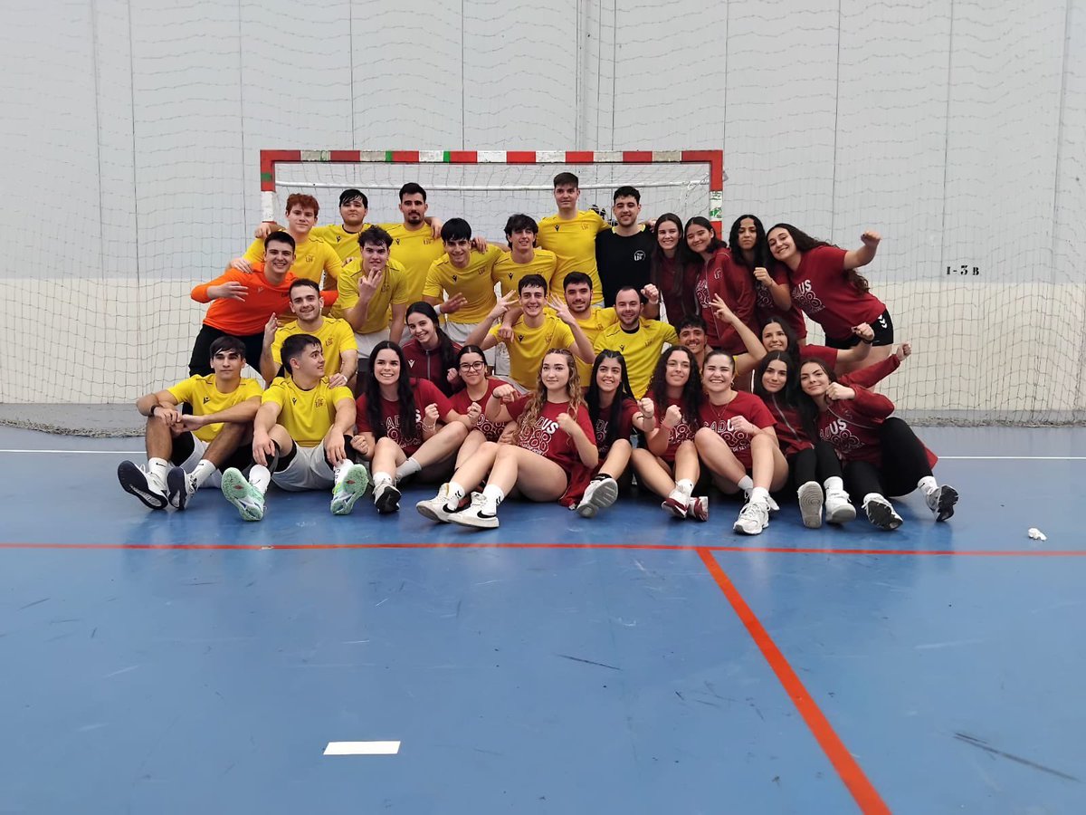 TERCERAS DE ANDALUCÍA UNIVERSITARIAS🥉❤️‍🔥 
pero lo mejor sin duda es haber compartido estos cuatro días con ellas, porq lo hacen todo mucho más bonito y especial. He disfrutado como una niña pequeña estos días, tanto en la pista como fuera de ella niñas, sois increíbles❤️‍🩹
