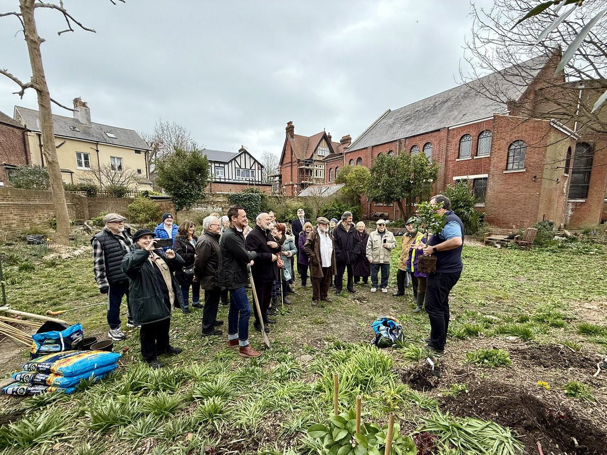 Stephen Morgan MP (@stephenmorganmp) on Twitter photo Tree planting is a brilliant way to bring the community together and to connect with nature while helping the environment.
Was a pleasure to plant fruit trees this morning at our city’s Synagogue. My thanks to the Rabbi, <a href="/TheTreeCouncil/">The Tree Council</a>, Charles Dickens Community Orchards and Tree planting is a brilliant way to bring the community together and to connect with nature while helping the environment.
Was a pleasure to plant fruit trees this morning at our city’s Synagogue. My thanks to the Rabbi, <a href="/TheTreeCouncil/">The Tree Council</a>, Charles Dickens Community Orchards and