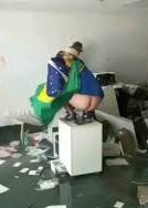 JosuePatriota's tweet photo. GENTE, LEGAL O PROTESTO COM BATOM, MAS E QUANDO SAIR A CONDENAÇÃO DO CAGÃO DO STF?? A GENTE VAI FAZER SELFIE SEGURANDO O PAPEL HIGIÊNICO OU A MERDA EM SI?? 🇧🇷😰 https://t.co/8dug3h2pXd