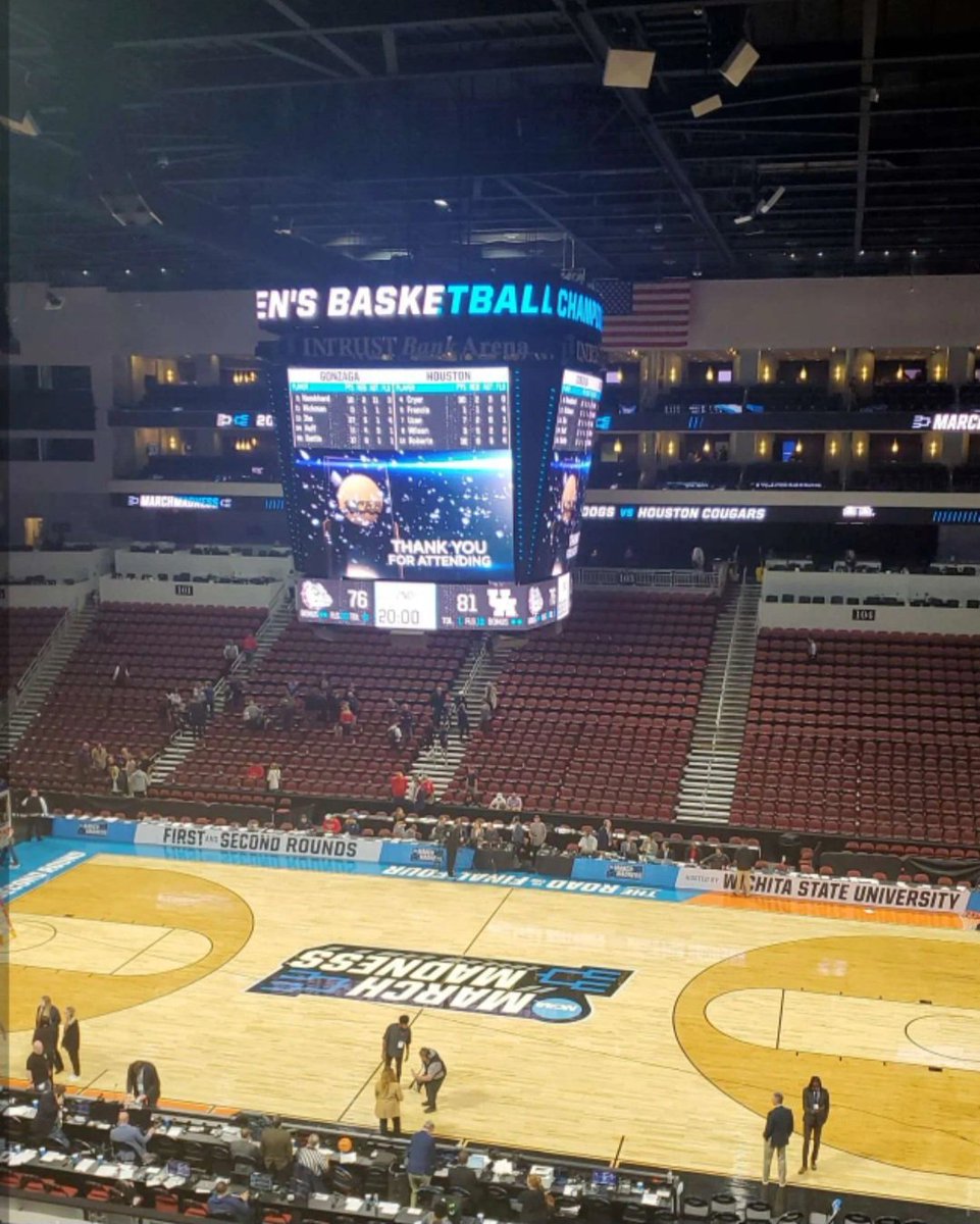 TammyJSnow's tweet photo. NCAA in wichita 🏀❤️🏀 https://t.co/FCalRqWP8D