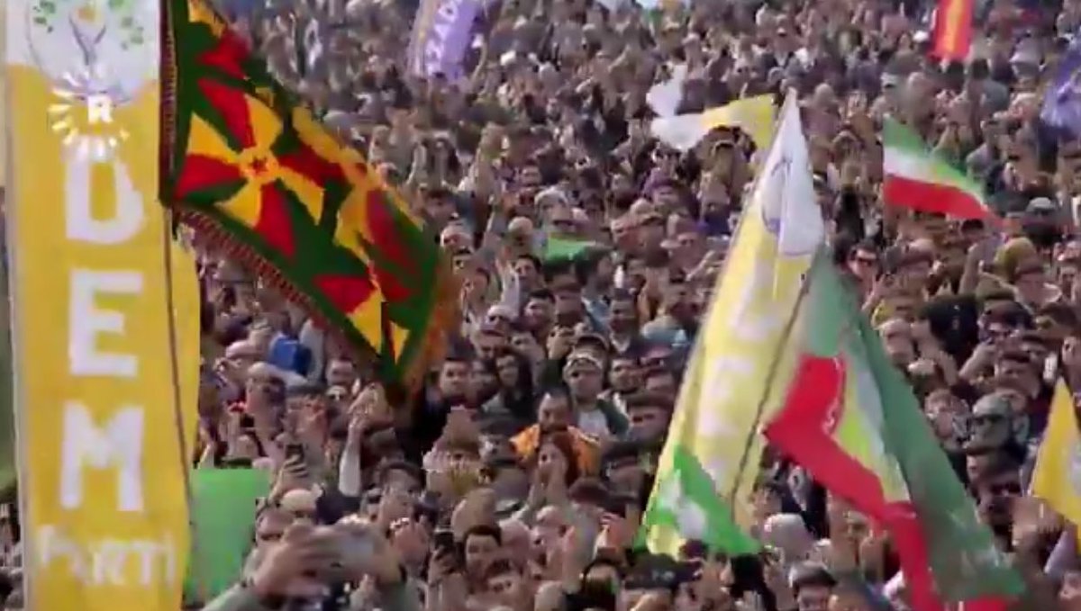 İngiliz, Fransız ve İtalyan işgalinden 102 yıl sonra İstanbul’da düşman çaputları dalgalanıyor…

Biz hangi savaşı kaybettik de Türk devletine bu utanç yaşatılıyor?

İnsan, tabutlar arasında “Hangisi benim babam?” diye koşturan şehit çocuklarından utanır!..