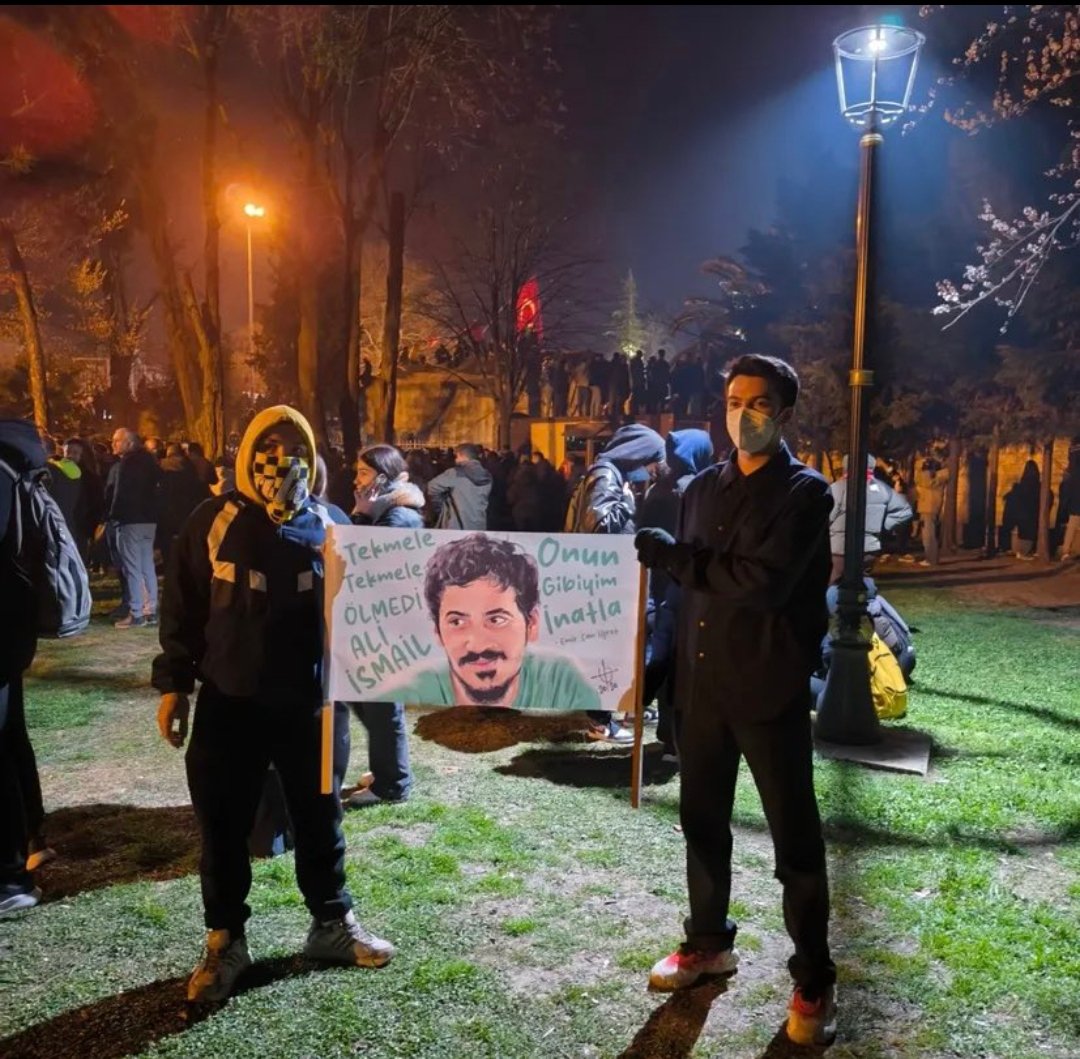 Tekmele tekmele ölmedi Ali
Onun gibiyim inatla