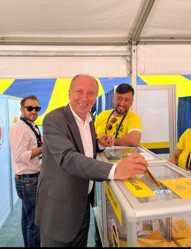 Meloksah's tweet photo. @hypermauro_ yok kanka başka yerde bak çizgine https://t.co/nANsylRHL3