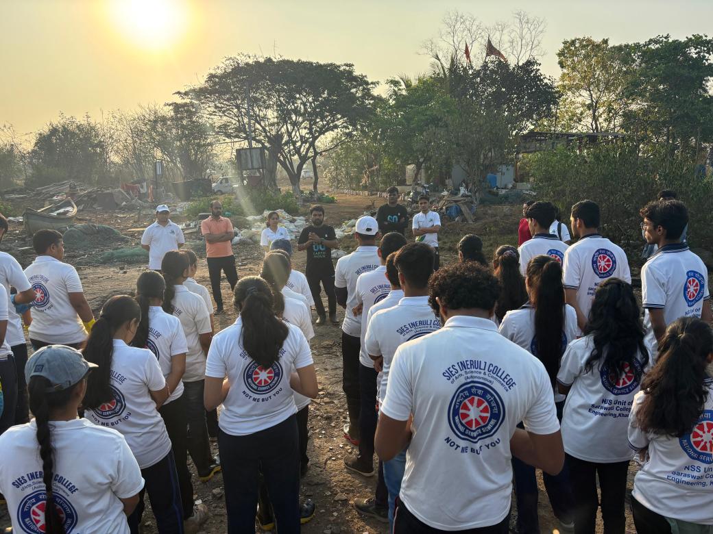 EnvironmentLife's tweet photo. Week 240 #MangrovesCleanup Drive dedicated to @WWFINDIA and @earthhour ! In association with @MangroveForest
For this initiative, #BeWaterWise
We firmly believe that as we reduce waste, & as more hands join the effort to pick up litter, the change we hope for will truly happen. https://t.co/WUk9hxKD5d