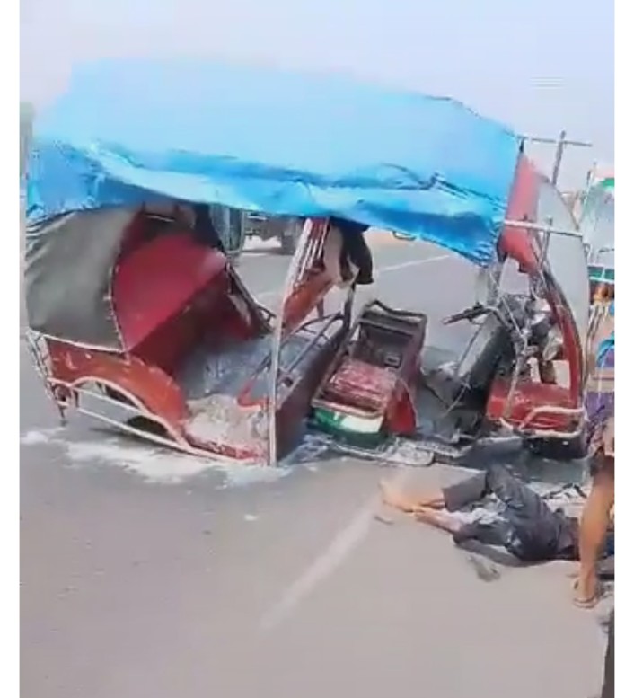 কালিহাতীতে বাসের ধাক্কায় চালকসহ নিহত ২