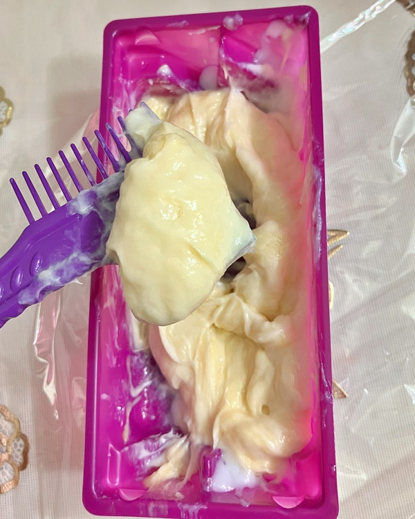 tealife8778's tweet image. なめらかなツヤのある仕上がりへ♪
WELLA（ウエラ）WELLATON2+1

毛染め後の髪のゴワゴワする感じが無く、しっとりした使い心地が良いですね 

しっかり染まって、艶やかな仕上がりになるって嬉しいです

 #PR　#WELLA　#ウエラトーンツープラスワンクリームタイプ