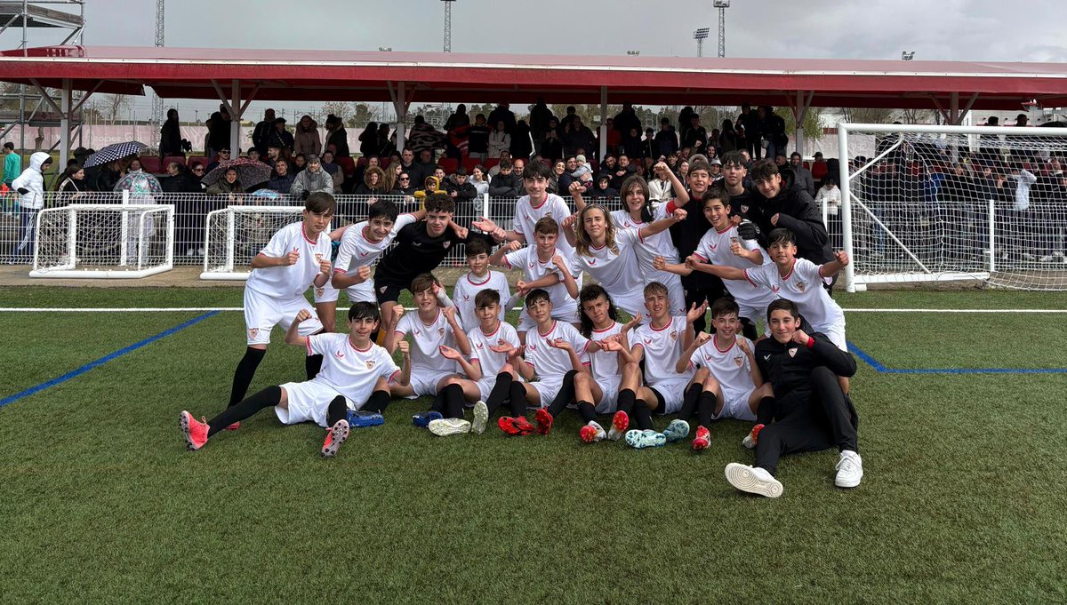 CanteraSFC's tweet image. FINAL | Triunfo en el derbi de Primera Andaluza Infantil para alejar a 11 puntos al eterno rival:

#SevillaFCInfB 1-0 Real Betis

⚽ David Rosa

#CanteraSevillaFC