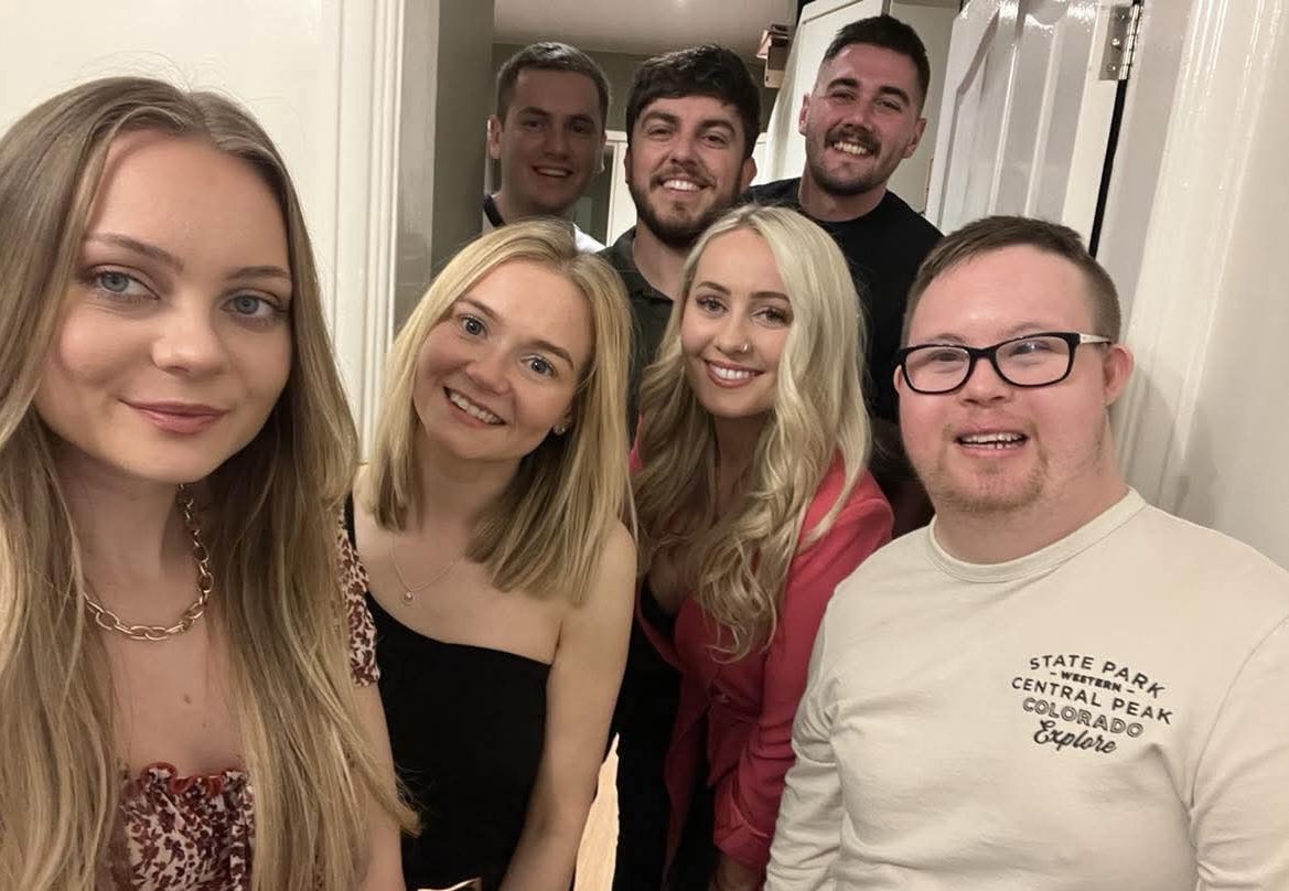 AnneWebster_1's tweet photo. Love these photos- me and my 3 kids and one of my kids, niece and their partners. Love them all. https://t.co/fd0ZdnaGsI
