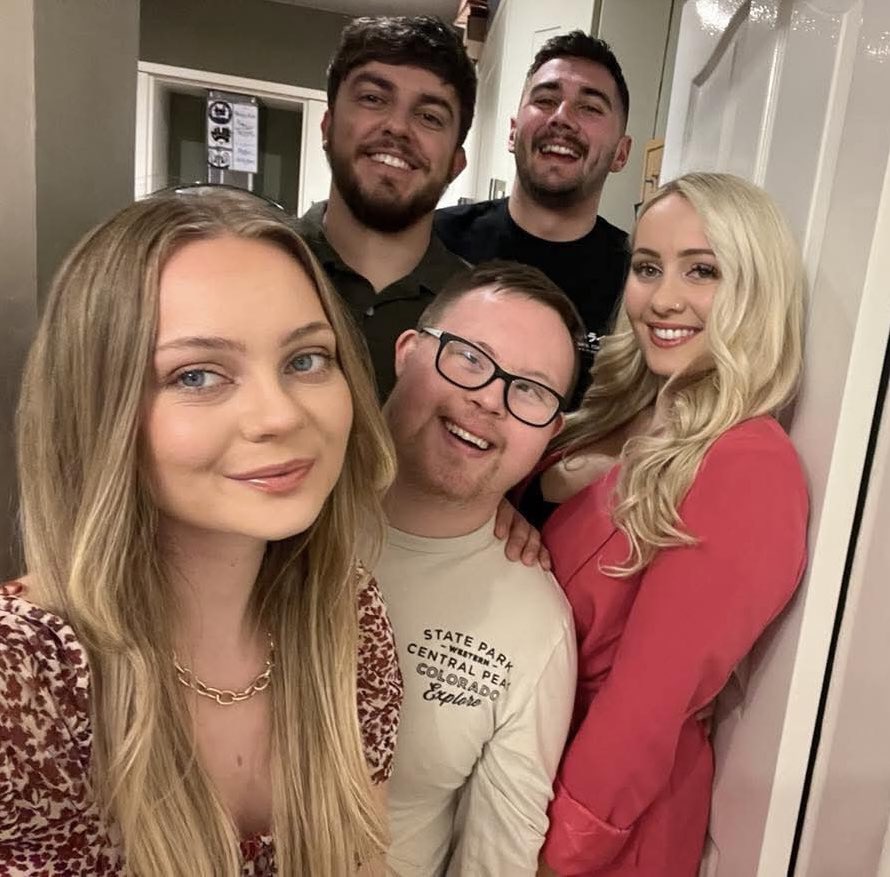 AnneWebster_1's tweet photo. Love these photos- me and my 3 kids and one of my kids, niece and their partners. Love them all. https://t.co/fd0ZdnaGsI