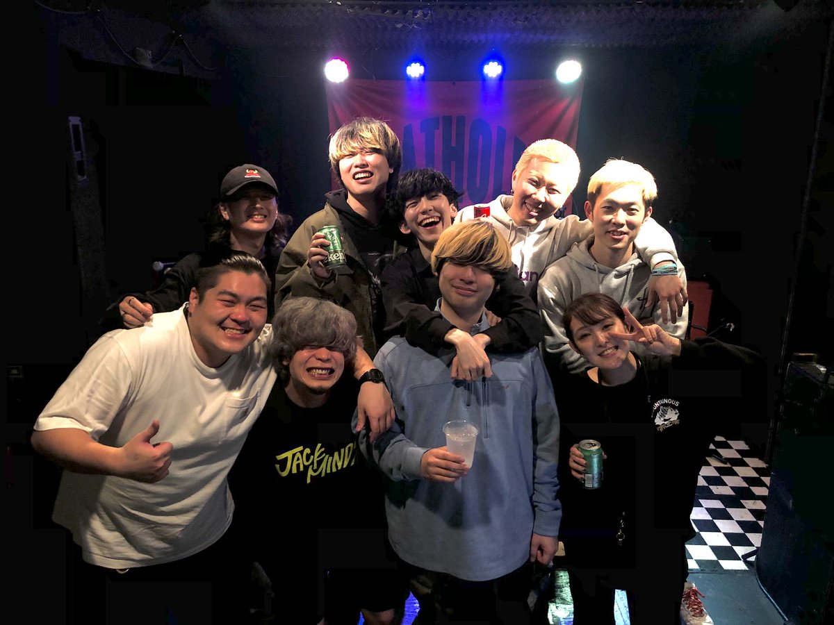 yamashuu13's tweet photo. 3/22 柴崎RATHOLE
TOYSNAIL pre. "CHARM"

3バンドこの9人だからこそに意味があるそんな日だった、TOYも、 Jackも大好きや！
そんな最高の仲間たちに囲まれて、本当に幸せもんです。

今まで本当にありがとうございました‼︎
またな‼︎ https://t.co/2vX5DmxEvb