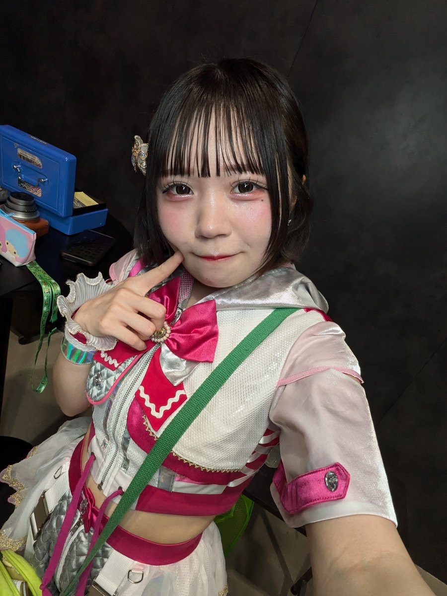 今日は入場特典で写メ券2枚もらえたので(ピンショットのみ可)自撮りし