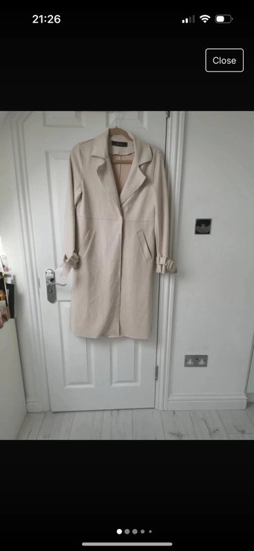 AntoniaLLewis's tweet photo. Lots of things reduced on my Vinted, including this Zara trench coat. Perfect for spring #zarahaul #fashion #fashionblogger #secondhand https://t.co/StPx0La020 https://t.co/SdG3x8OcjU