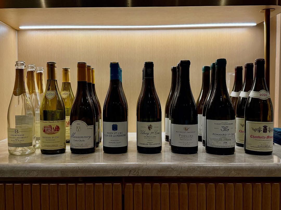 JeannieChoLee's tweet photo. Tonight’s wines showed that good value can be found in Burgundy — I was especially impressed with the two Pommards, 2018 Bachelet Monnot’s Pommard Chalins and the 2020 Violet Guillemard’s Pommard 1er cru Platiere!

#pommard #goodvalue #burgundy #Bourgogne #BurgundyWine https://t.co/LHOsWclnLH