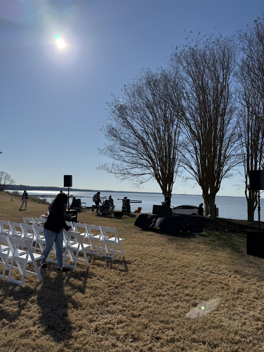 kmichelle_31's tweet photo. Getting ready for worship on the water.

The atmosphere is set,
Have Your way, Lord!
🥹🙌🏽🙏🏽 https://t.co/oA6zY2wrmi