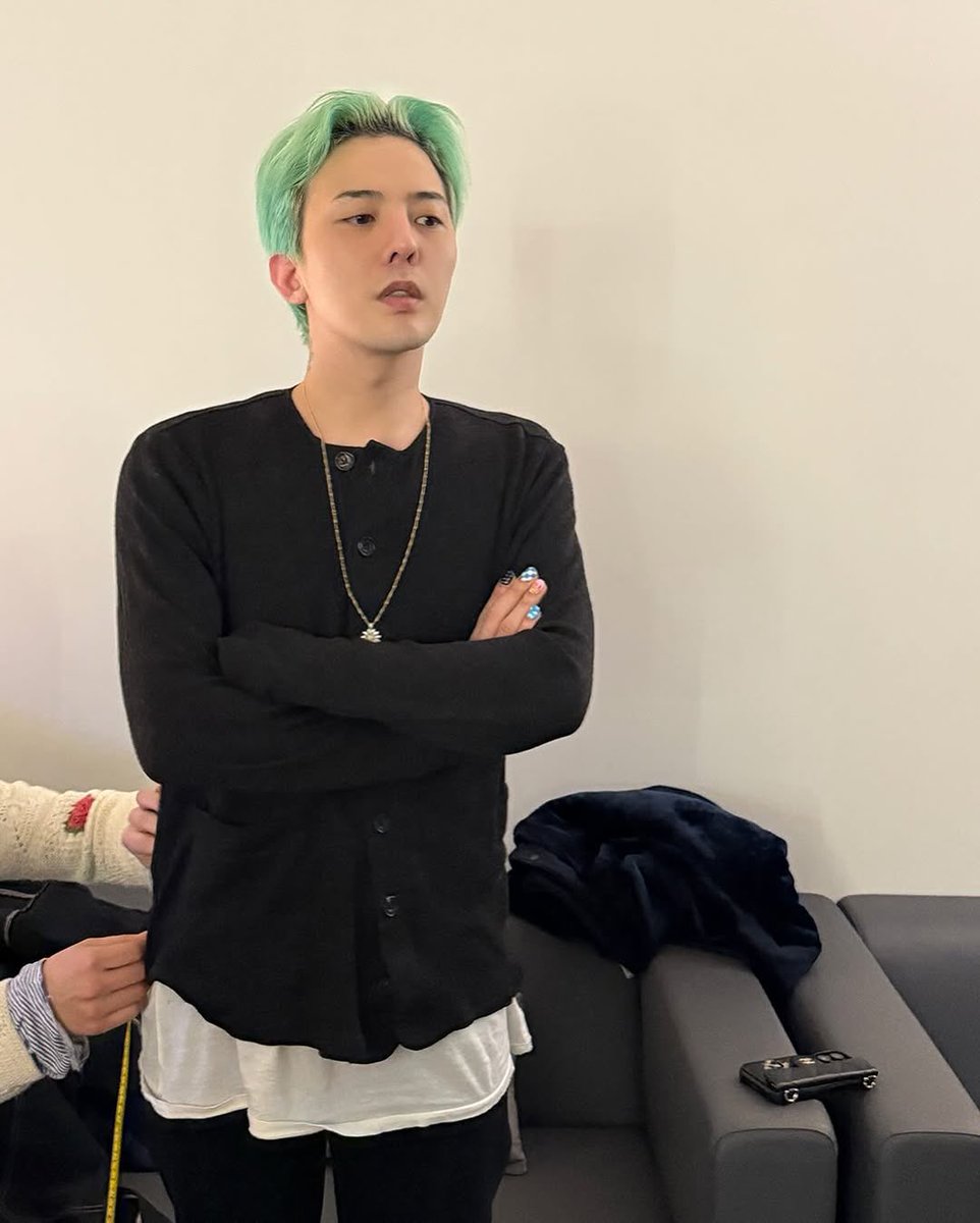 melonamoe's tweet photo. ผมนี่ร้องโอ้โหเลย ผู้ชายวัย36มันเท่งี้เอง 🥹🙏

#GDRAGON https://t.co/nkVqHcxkI3
