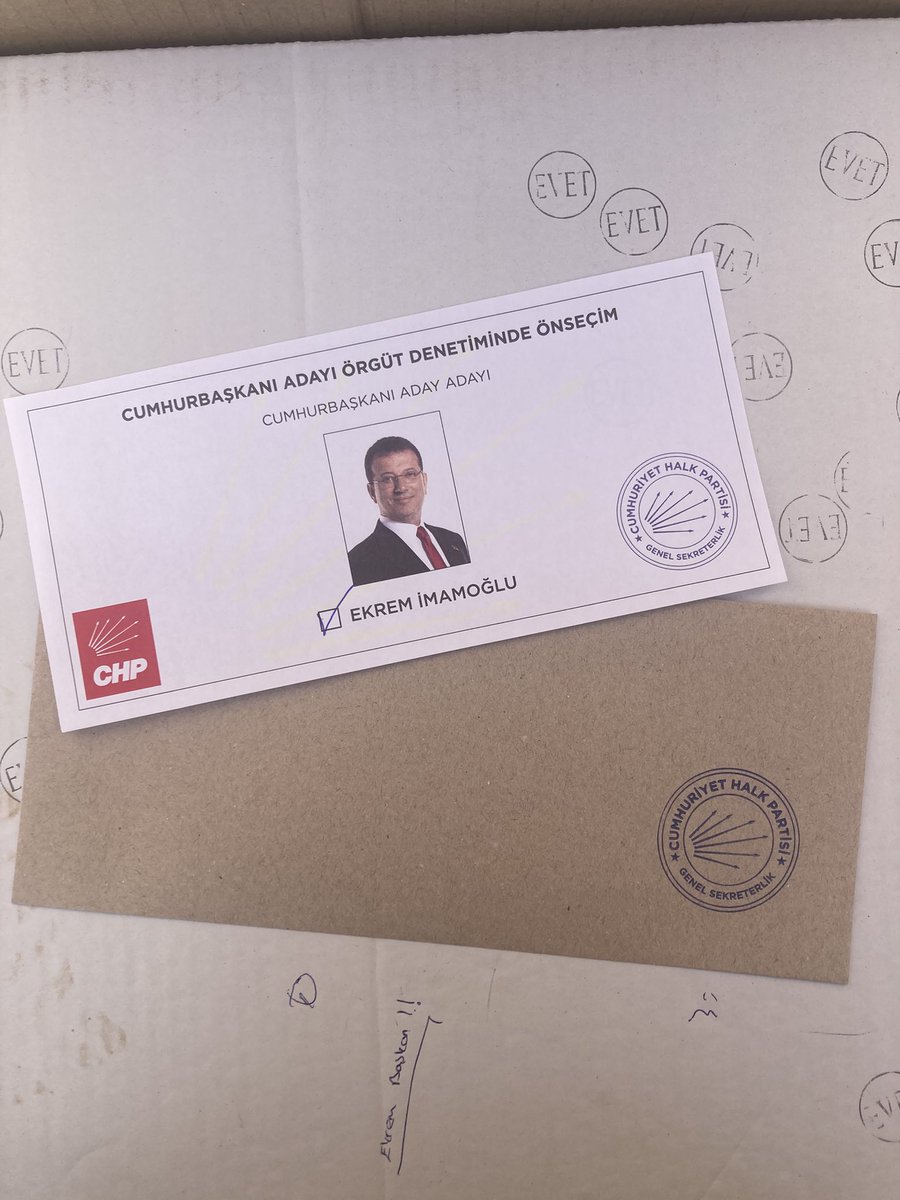 berkan_dilara's tweet photo. “Ekrem İmamoğlu’nun tutuklanması, demokrasiye vurulmuş bir darbedir.halkın iradesini yok saymaktır. “Demokrasiye sahip çıkmak için sandık başındaydım! halkın iradesine ket vurulmasına izin vermeyeceğiz. Adalet, özgürlük ve eşitlik için buradayız.#ekrenimamoğluyalnızdegildir https://t.co/Gfic9vTHbh
