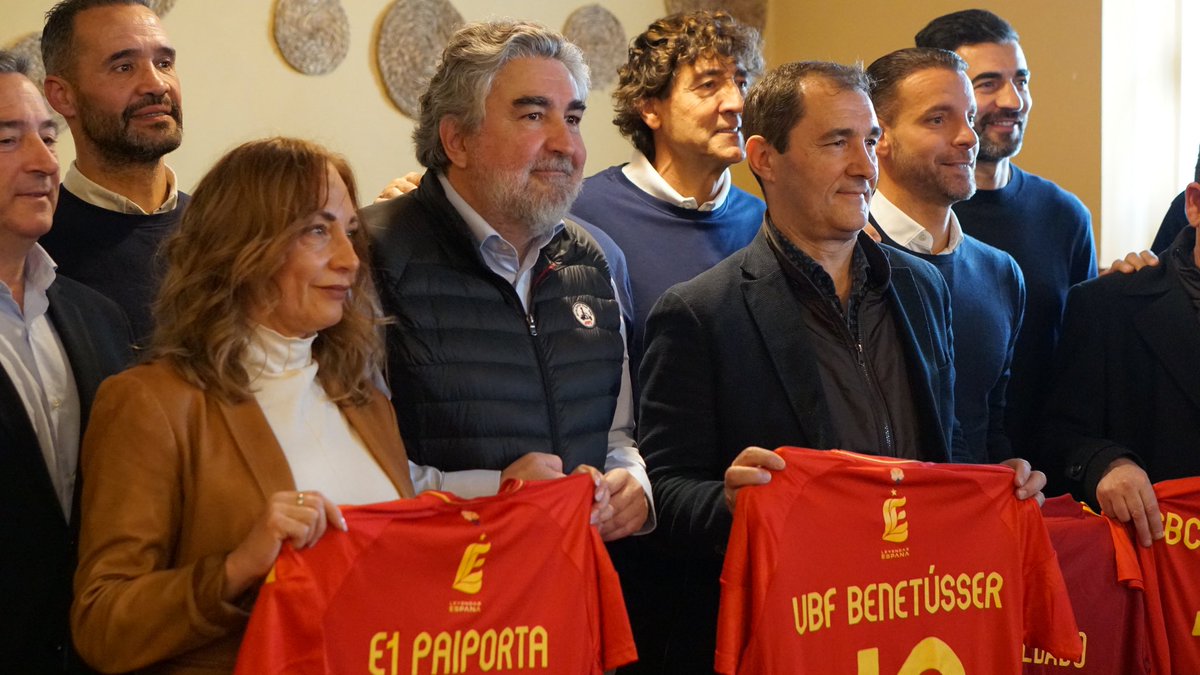 El presidente del CSD, <a href="/jmrdezuribes/">José Manuel Rodríguez Uribes</a>, ha acompañado hoy a <a href="/leyendasespana/">Leyendas España</a> en el acto solidario organizado en favor de los clubes de fútbol afectados por la DANA.

⚽️ <a href="/UDBAlfafar/">U.D.B Alfafar</a>
⚽️ <a href="/CFE1Paiporta/">C.F. E1 PAIPORTA</a>
⚽️ <a href="/UnioBF/">UnióBenetússerFavara</a>
⚽️ <a href="/Catarroja_CF/">Catarroja C. F.</a>
⚽️ <a href="/PaiportaCF1922/">Paiporta CF</a>
⚽️ <a href="/CfSedavi/">CF ATLÉTICO SEDAVÍ</a>