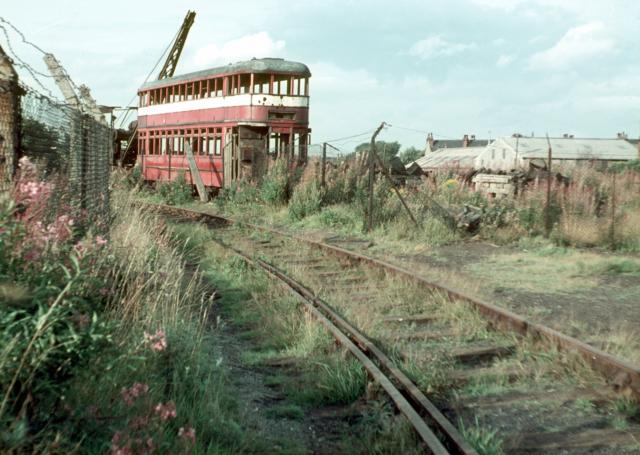 ScienceFrankOff's tweet photo. Today in tech
1807 The Swansea and Mumbles Railway, then known as the Oystermouth Railway, becomes the first passenger-carrying railway in the world. https://t.co/FsQ5QbBaQP