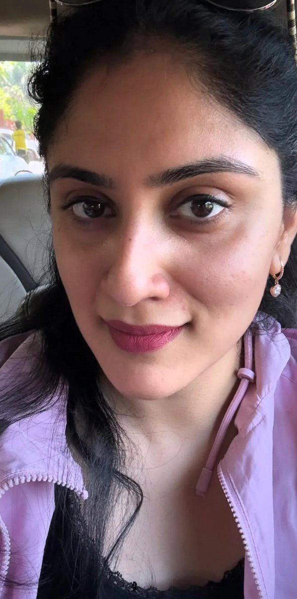 vadakkunanbar's tweet photo. We All Are Huge Fans of
#Dhanya Maami Selfies 🤳
#DhanyaBalakrishna
#DhanyaBalakrishnan
#Hathya #MaamiMania
#Maami #brahmingenes https://t.co/IangfedDf5