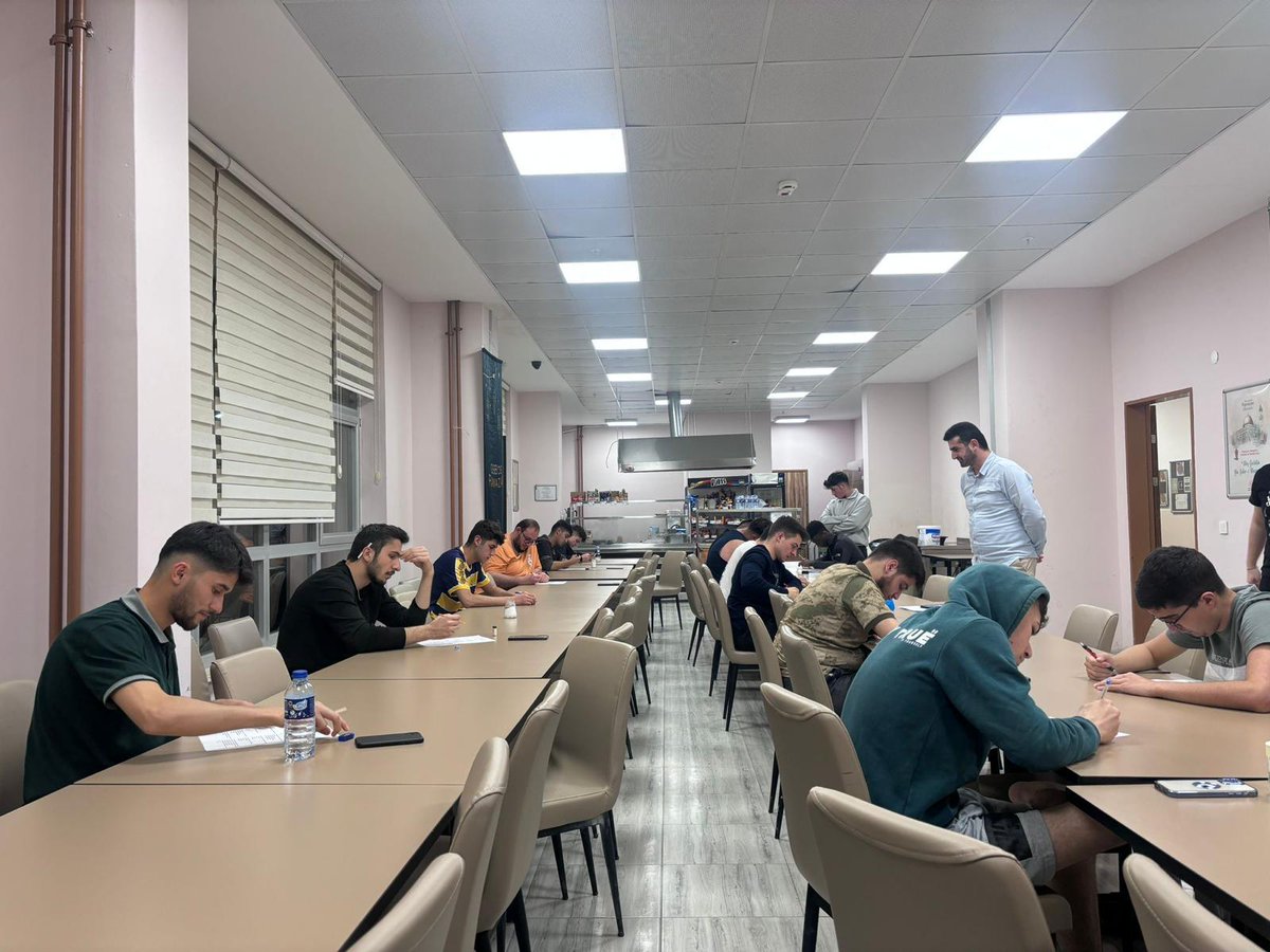 SamsunKYGM's tweet photo. Alaçam Yurdumuzda erkek öğrencilerimizle Ramazan Ayı konulu bilgi yarışması gerçekleştirdik.
#GSBYurtları
#YurdumdaRamazan https://t.co/bRXKvgpqvC