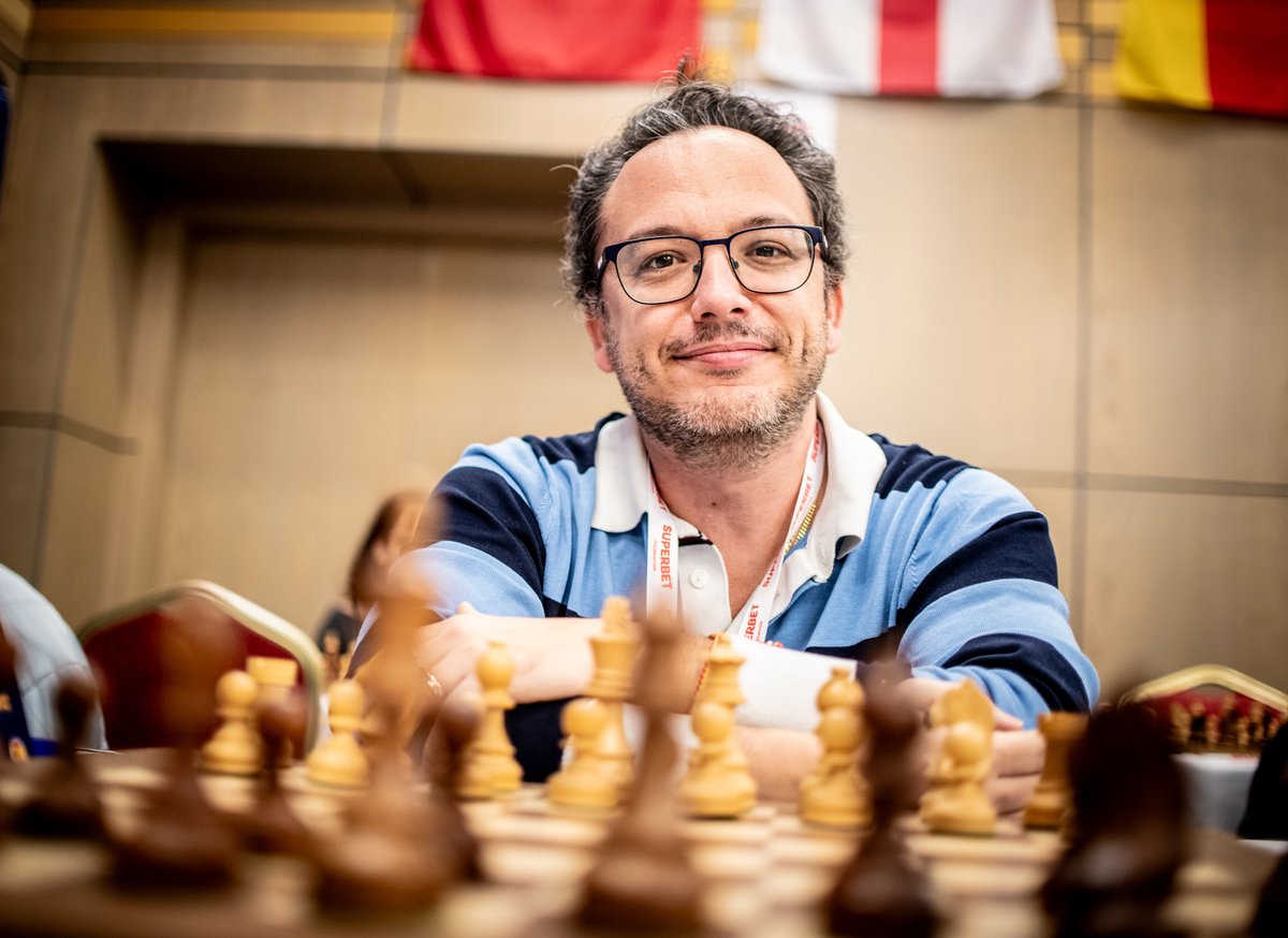 GM Renier Castellanos (🇪🇸 2478). A few months ago, I wrote a piece for <a href="/chessclubICC/">ICC chessclub.com</a> about him earning the Grandmaster title at 42: 

chessclub.com/news-and-artic…