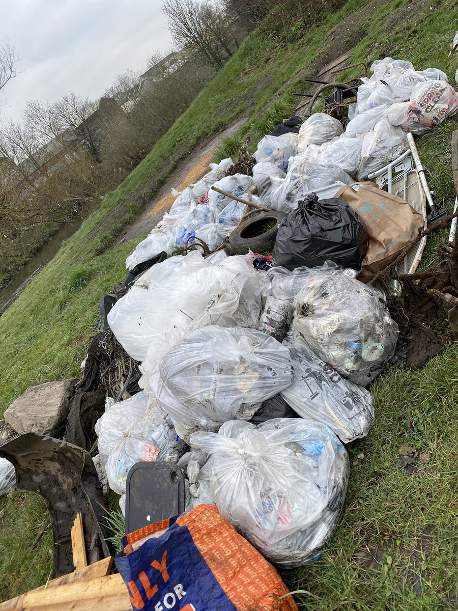 ToniHol60291685's tweet image. This is just a fraction of the 21 volunteers that came along to The Calder Conservation Group CIC’s Dewsbury event today but loads of litter and rubbish collected today from outside @bmstores @KirkleesCouncil @KeepBritainTidy #GreatBritishSpringClean