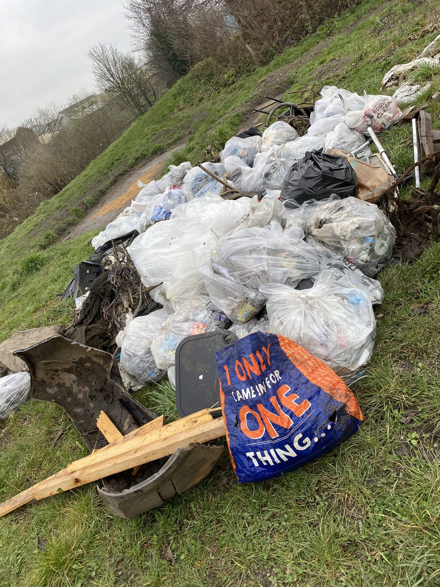 ToniHol60291685's tweet image. This is just a fraction of the 21 volunteers that came along to The Calder Conservation Group CIC’s Dewsbury event today but loads of litter and rubbish collected today from outside @bmstores @KirkleesCouncil @KeepBritainTidy #GreatBritishSpringClean