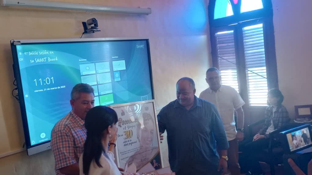 Con inmensa satisfacción recibimos a la primera bailarina y Directora del Ballet Nacional de #Cuba, Viengsay Valdés, quien celebrará aquí sus 30 años de vida artística y el abrazo necesario entre la compañía nacional y el Ballet de #Camagüey.