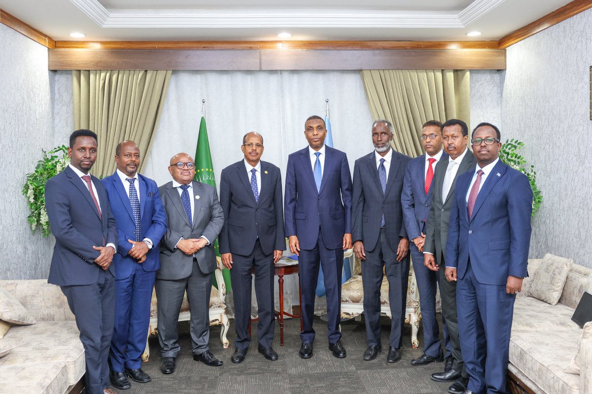 Hamza Abdi Barre (@hamzaabdibarre) on Twitter photo Had a productive meeting with Chairperson <a href="/_AfricanUnion/">African Union</a> Commission <a href="/ymahmoudali/">Mahmoud Ali youssouf</a> in Mogadishu. We discussed enhancing AU-Somalia partnership on security. I appreciate the AU's continued support & emphasised the progress in various sectors including the fight against Kharajities. Had a productive meeting with Chairperson <a href="/_AfricanUnion/">African Union</a> Commission <a href="/ymahmoudali/">Mahmoud Ali youssouf</a> in Mogadishu. We discussed enhancing AU-Somalia partnership on security. I appreciate the AU's continued support & emphasised the progress in various sectors including the fight against Kharajities.