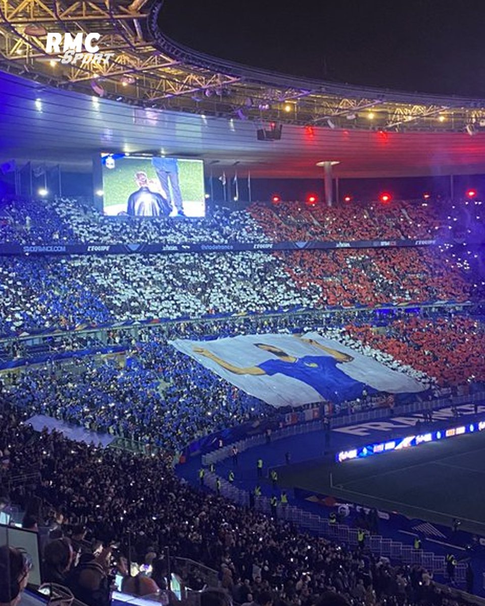 🇫🇷🫶  Le beau tifo des Irrésistibles Français pour Olivier Giroud.
