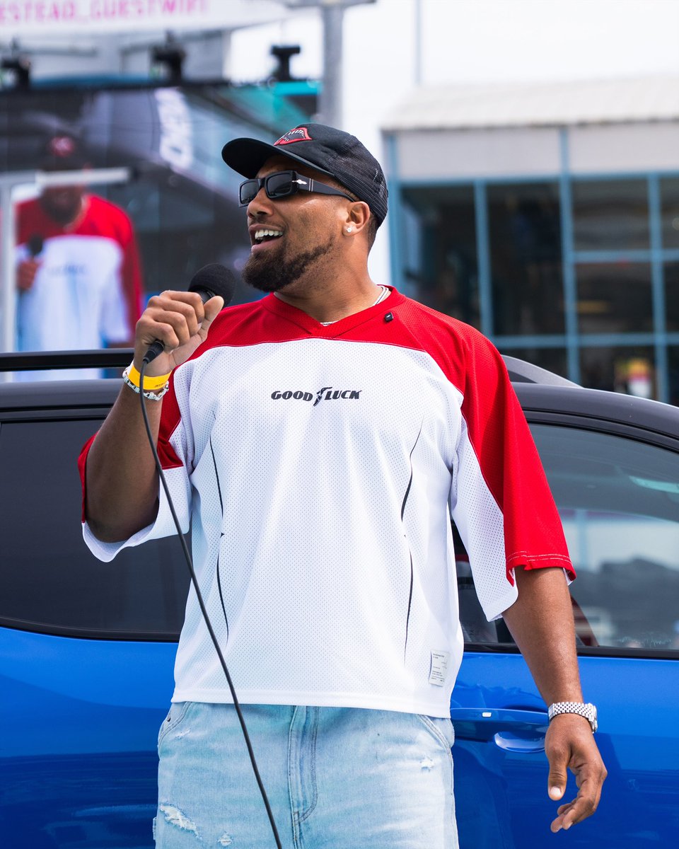 .<a href="/astronaut/">Bradley Chubb</a> got us goin’ 🙌🏼

#StraightTalkWireless400
