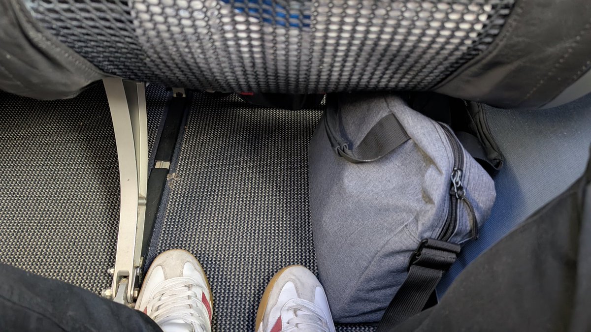 Thanks, <a href="/British_Airways/">British Airways</a>! Your staff pressured me into checking in my medium sized soft bag while boarding. I told them it would get destroyed by the luggage handlers - I was right. Also turns out there would have been plenty of space overhead,  under the seat, and next to me too