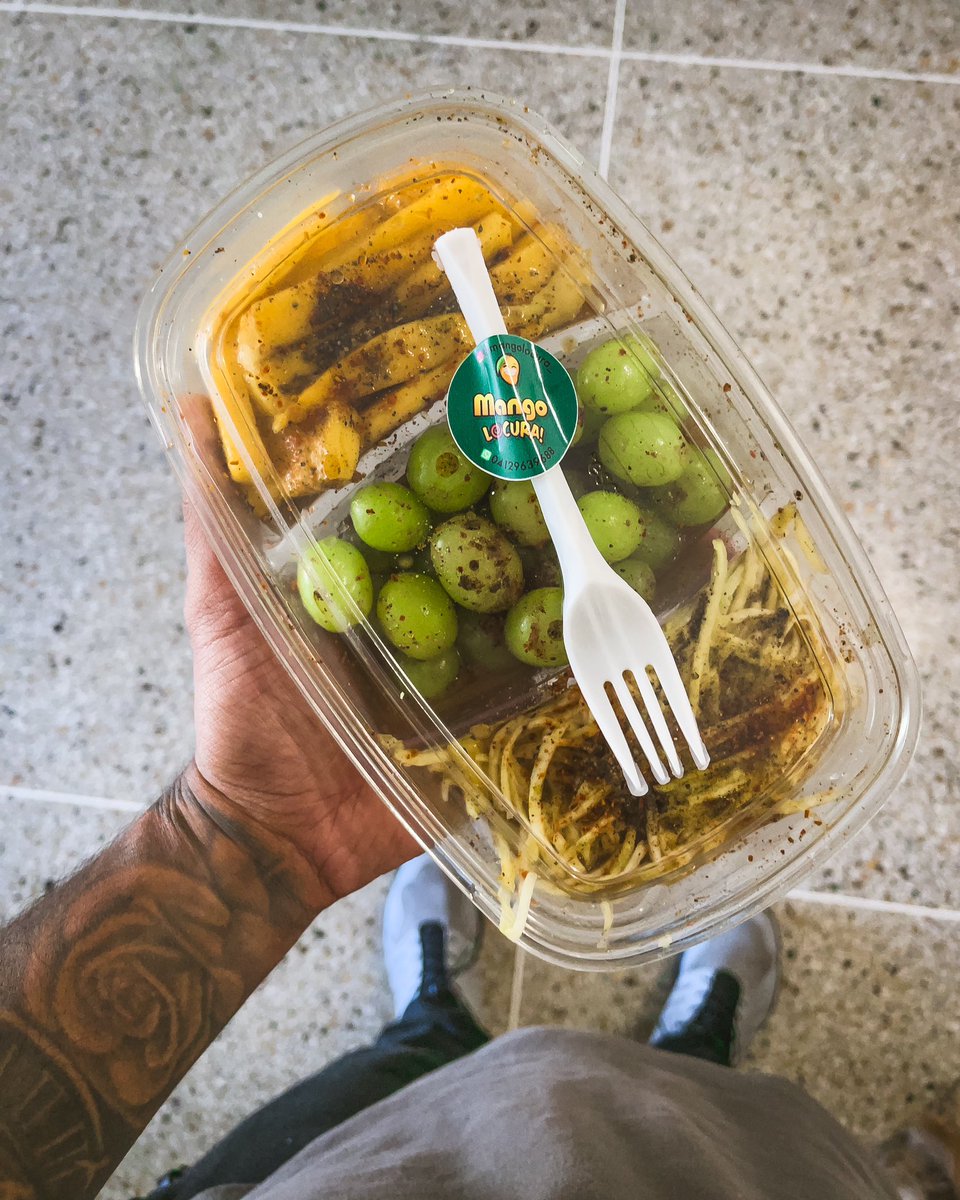 Un manguito con sal, adobo, limón y Tajín (y que te llega a casa)